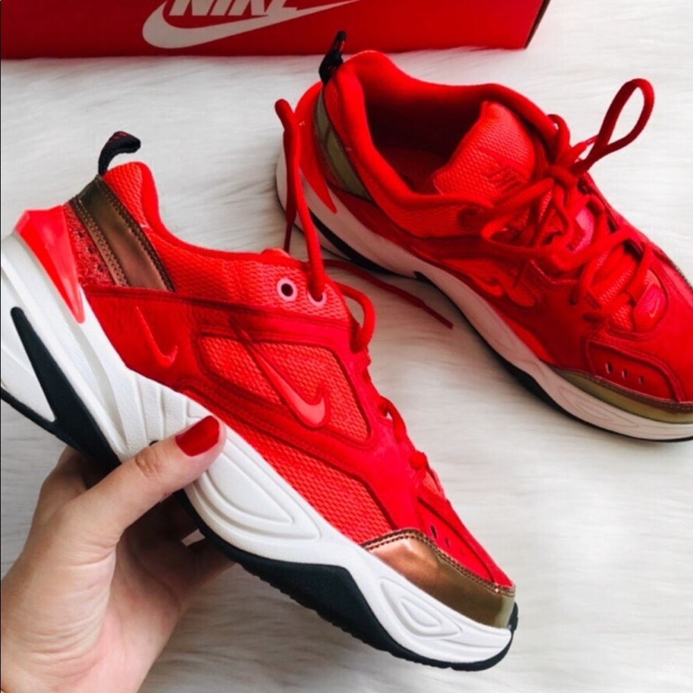 Nike M2k Sneakers comes with the box